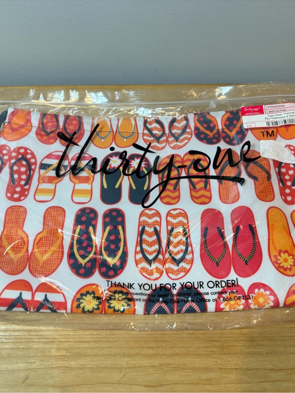 Thirty-One Cool Cinch Thermal Fun Flops/ Flip Flops Backpack